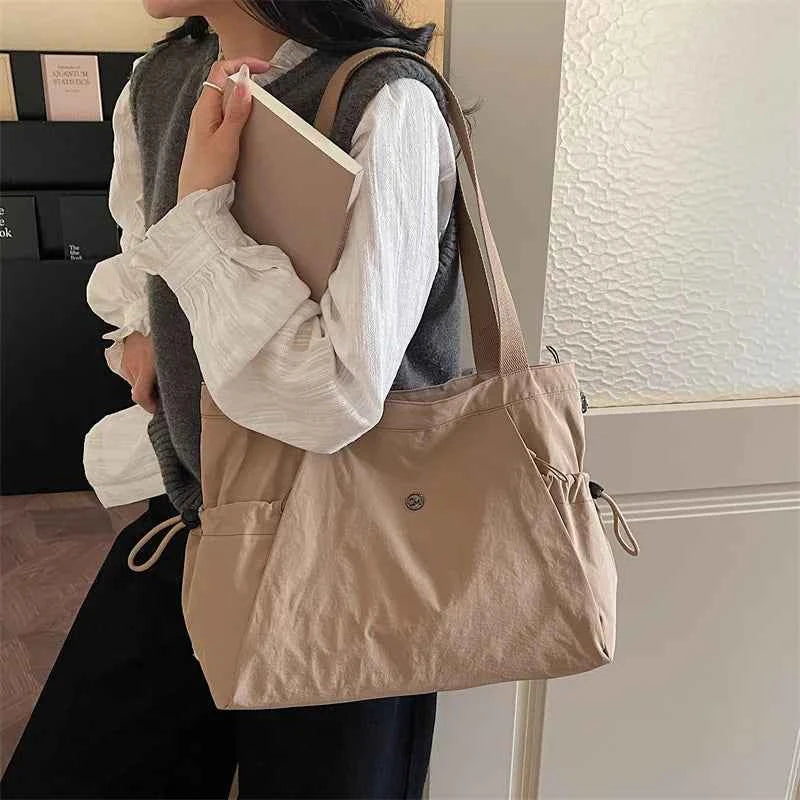 Women Stylish Oxford Tote Bag Lightweight Foldable Multi Pocket Large Capacity Shoulder Bag for School Versatile Storage Bags