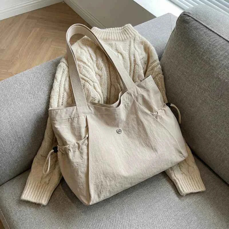 Women Stylish Oxford Tote Bag Lightweight Foldable Multi Pocket Large Capacity Shoulder Bag for School Versatile Storage Bags